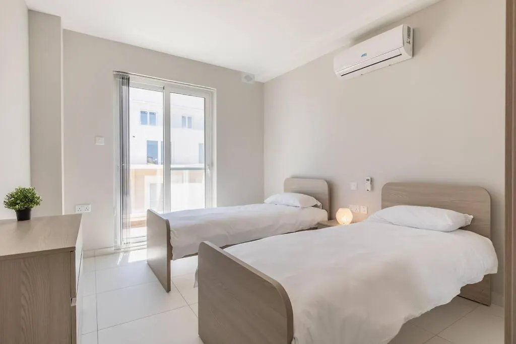 Apartment Exquisite Modern Luxury Apt In Central Malta - Walking Distance To The Restaurants & Night Life Is-Swieqi