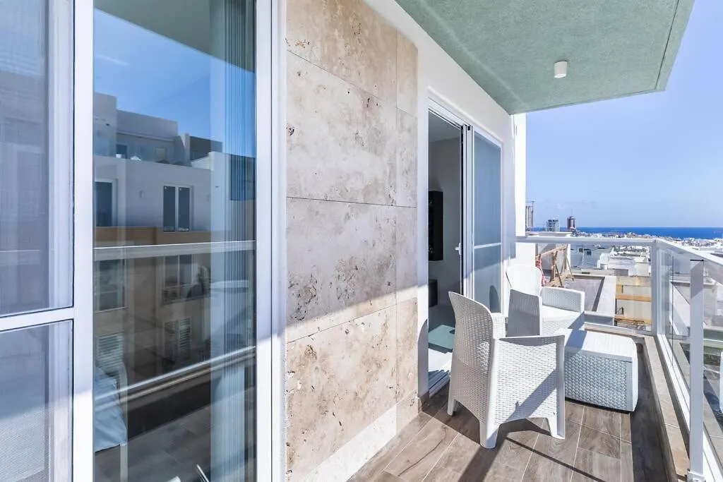 Exquisite Modern Luxury Apt In Central Malta - Walking Distance To The Restaurants & Night Life Is-Swieqi Apartment