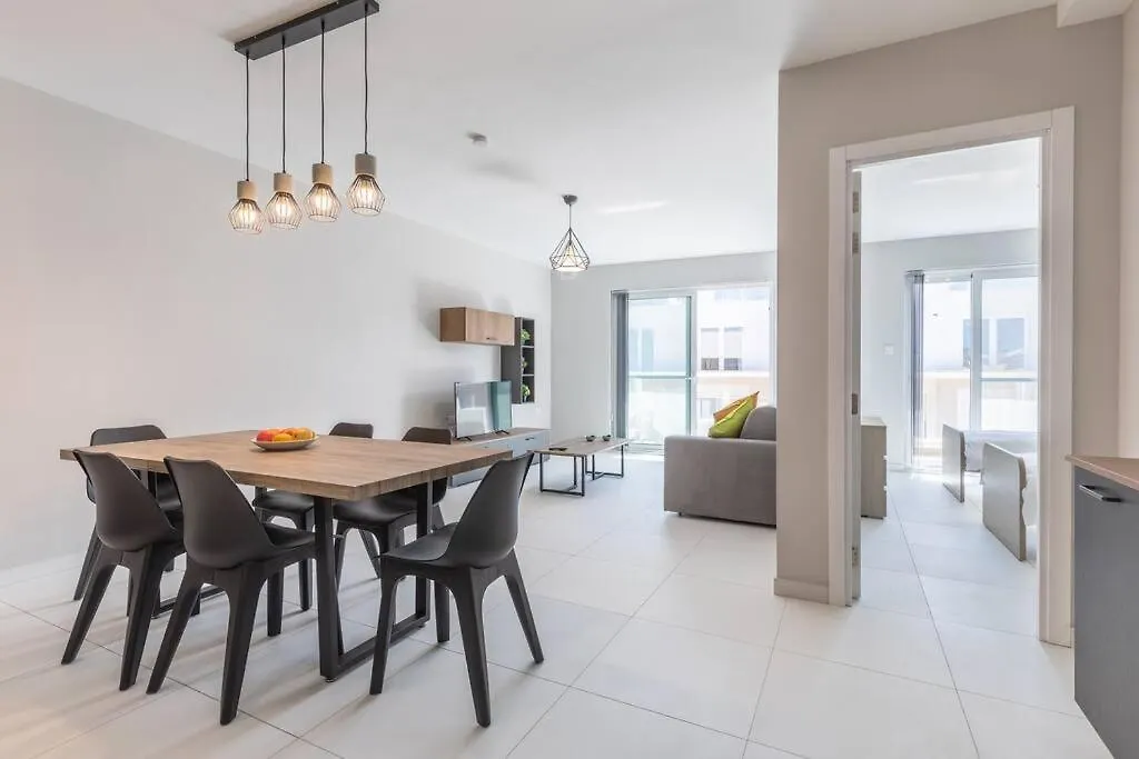 Exquisite Modern Luxury Apt In Central Malta - Walking Distance To The Restaurants & Night Life Is-Swieqi